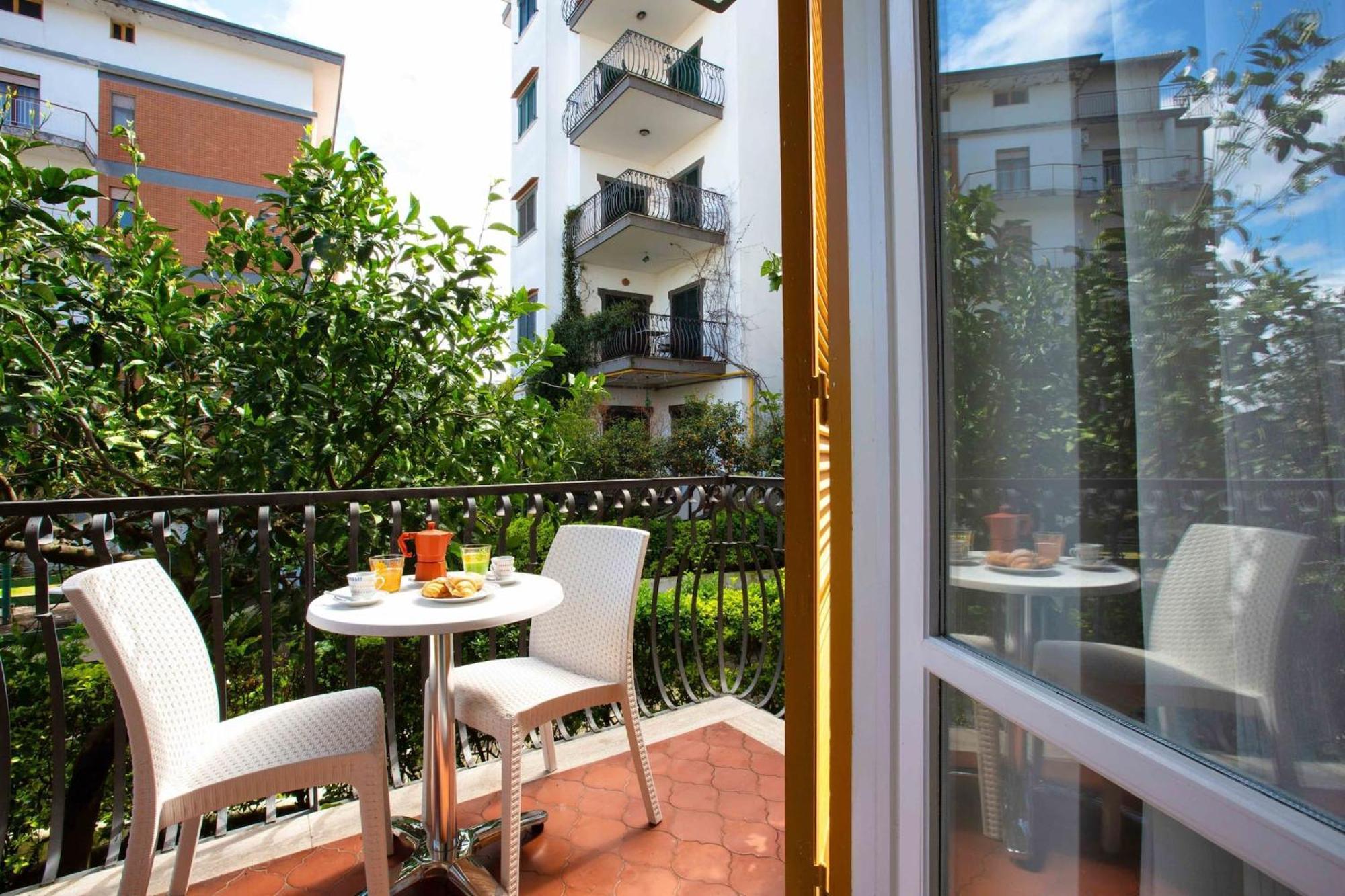 Sorrentovibes - Modern Apartment With Terrace, Swimming Pool&Tennis מראה חיצוני תמונה