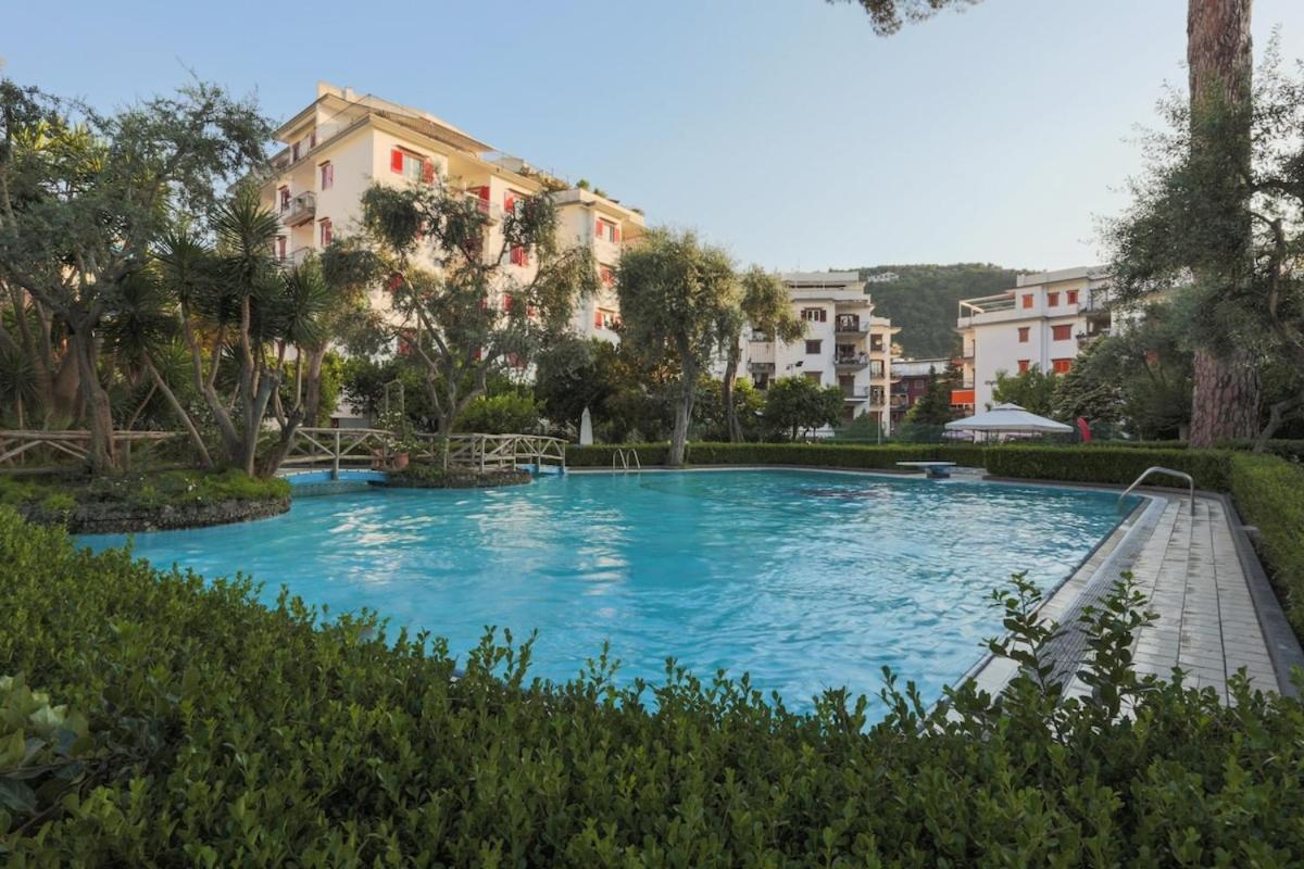Sorrentovibes - Modern Apartment With Terrace, Swimming Pool&Tennis מראה חיצוני תמונה