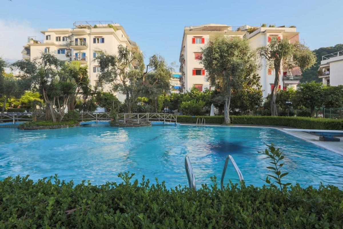 Sorrentovibes - Modern Apartment With Terrace, Swimming Pool&Tennis מראה חיצוני תמונה